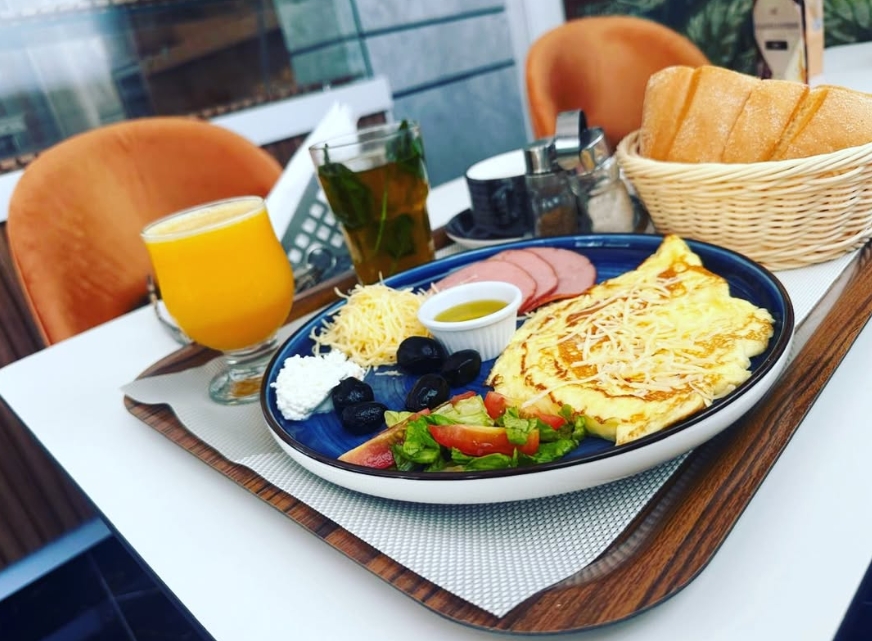 Petit dejeuner servi chez ACTICUI